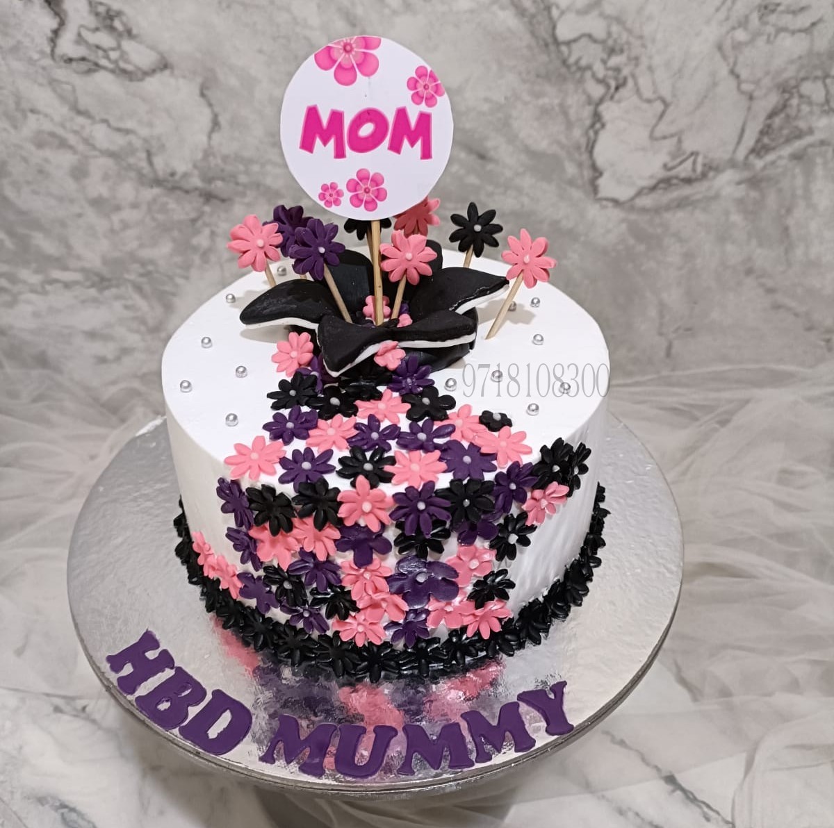 Mom Theme Cake by Creme Castle